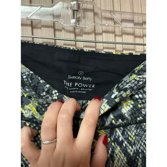 Sweaty Betty Power 7/8 Workout Leggings - Citrus Green Snake Print Size S - Picture 4 of 12